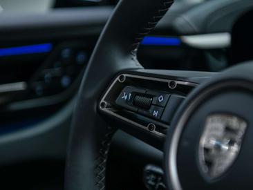 Porsche Macan Electrique Turbo — photo 35