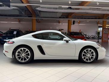 Porsche 718 Cayman — photo 10