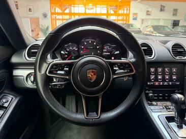 Porsche 718 Cayman — photo 15