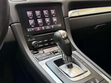 Porsche 718 Cayman — photo 17