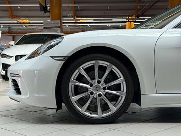 Porsche 718 Cayman — photo 24