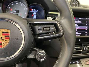 Porsche Macan S — photo 17