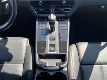 Porsche Macan Electrique Base — photo 7
