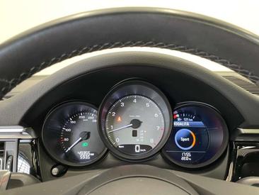Porsche Macan S — photo 22
