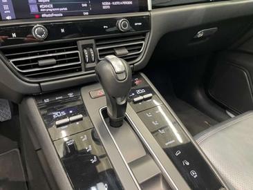 Porsche Macan S — photo 26