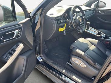 Porsche Macan Electrique Base — photo 14