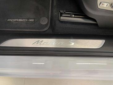 Porsche Macan S — photo 34