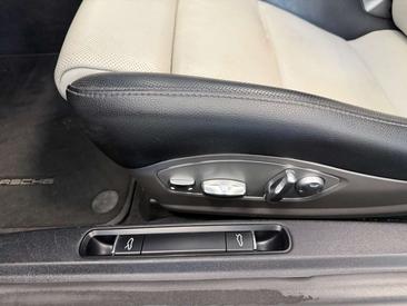 Porsche 718 Boxster S — photo 11