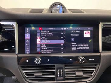 Porsche Macan S — photo 45
