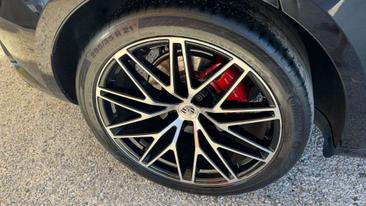 Porsche Macan S — photo 10