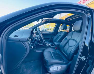 Porsche Macan S — photo 16