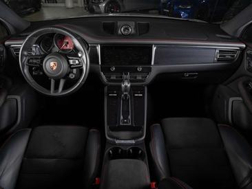 Porsche Macan Electrique GTS — photo 13