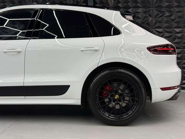 Porsche Macan Electrique GTS — photo 18