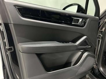 Porsche Cayenne III — photo 22
