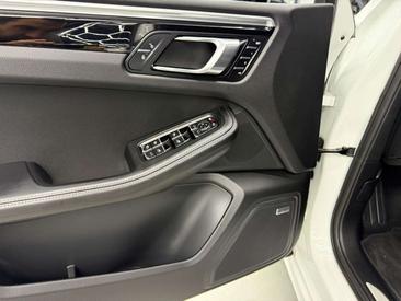 Porsche Macan Electrique GTS — photo 30