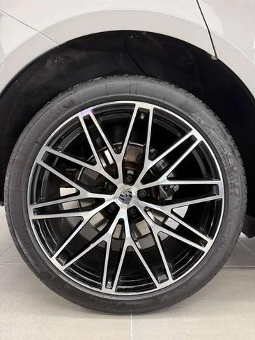 Porsche Macan Electrique Base — photo 7