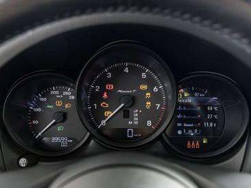 Porsche Macan Electrique T — photo 13