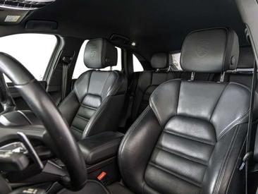 Porsche Macan Electrique T — photo 16