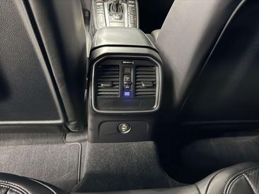 Porsche Macan Electrique GTS — photo 39