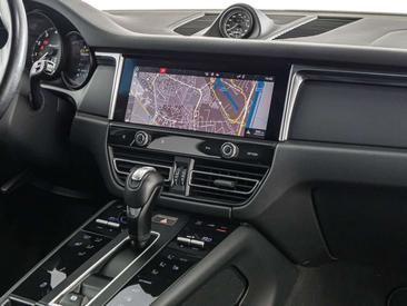 Porsche Macan Electrique T — photo 18