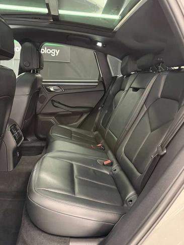Porsche Macan Electrique Base — photo 14