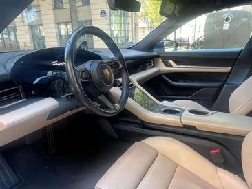 Porsche Taycan 4S — photo 17
