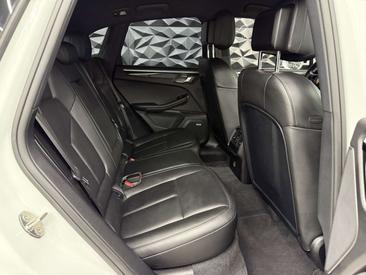 Porsche Macan Electrique GTS — photo 46