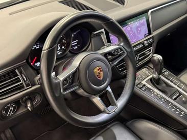 Porsche Macan Electrique — photo 12