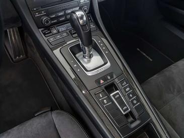 Porsche 991 I GTS — photo 11