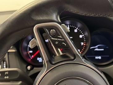 Porsche Macan Electrique — photo 16