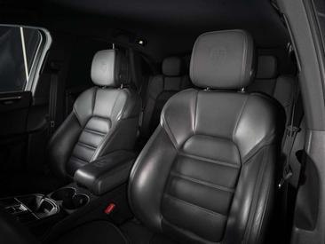 Porsche Macan Electrique S — photo 11