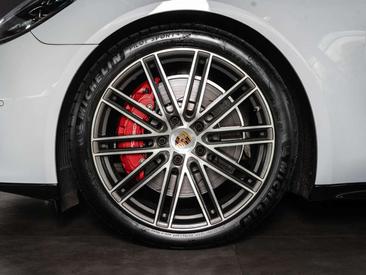 Porsche Panamera II GTS — photo 4