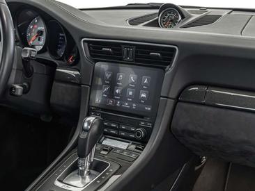 Porsche 991 I GTS — photo 19