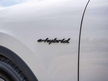 Porsche Cayenne III E-Hybrid — photo 6