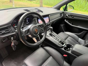 Porsche Macan Electrique Base — photo 10