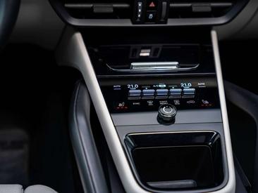 Porsche Cayenne III E-Hybrid — photo 12