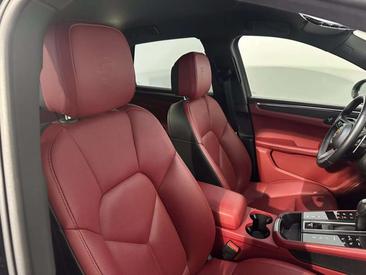 Porsche Macan Electrique Base — photo 14