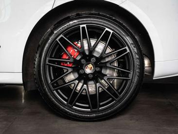 Porsche Macan Electrique GTS — photo 6