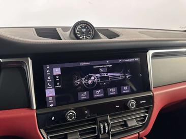 Porsche Macan Electrique Base — photo 19