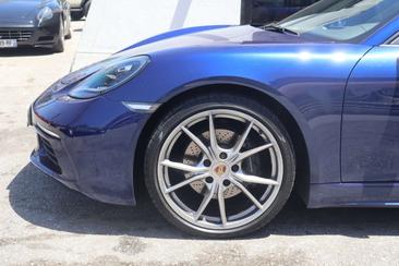 Porsche 718 Cayman — photo 7
