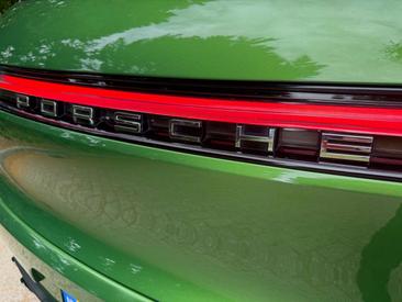 Porsche Macan Electrique Base — photo 21