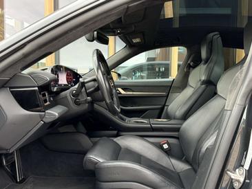 Porsche Taycan Turbo — photo 11