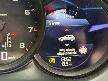 Porsche Macan Electrique Base — photo 25