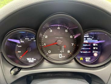 Porsche Macan Electrique Base — photo 27