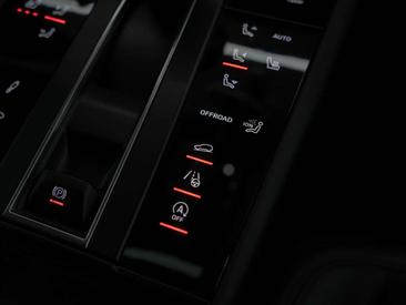Porsche Macan Electrique GTS — photo 26