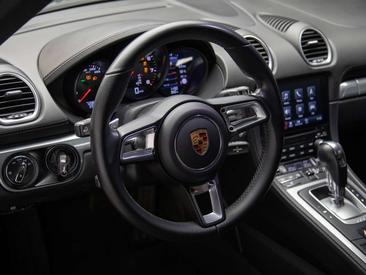Porsche 718 Cayman — photo 14