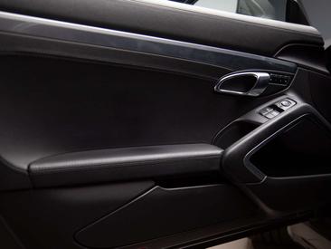 Porsche 718 Cayman — photo 17