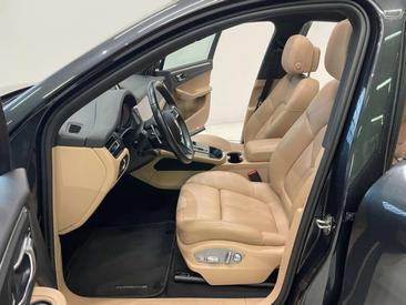 Porsche Macan Electrique Base — photo 6