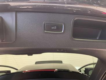 Porsche Macan Electrique Base — photo 8