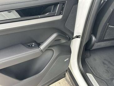 Porsche Cayenne III E-Hybrid — photo 16
